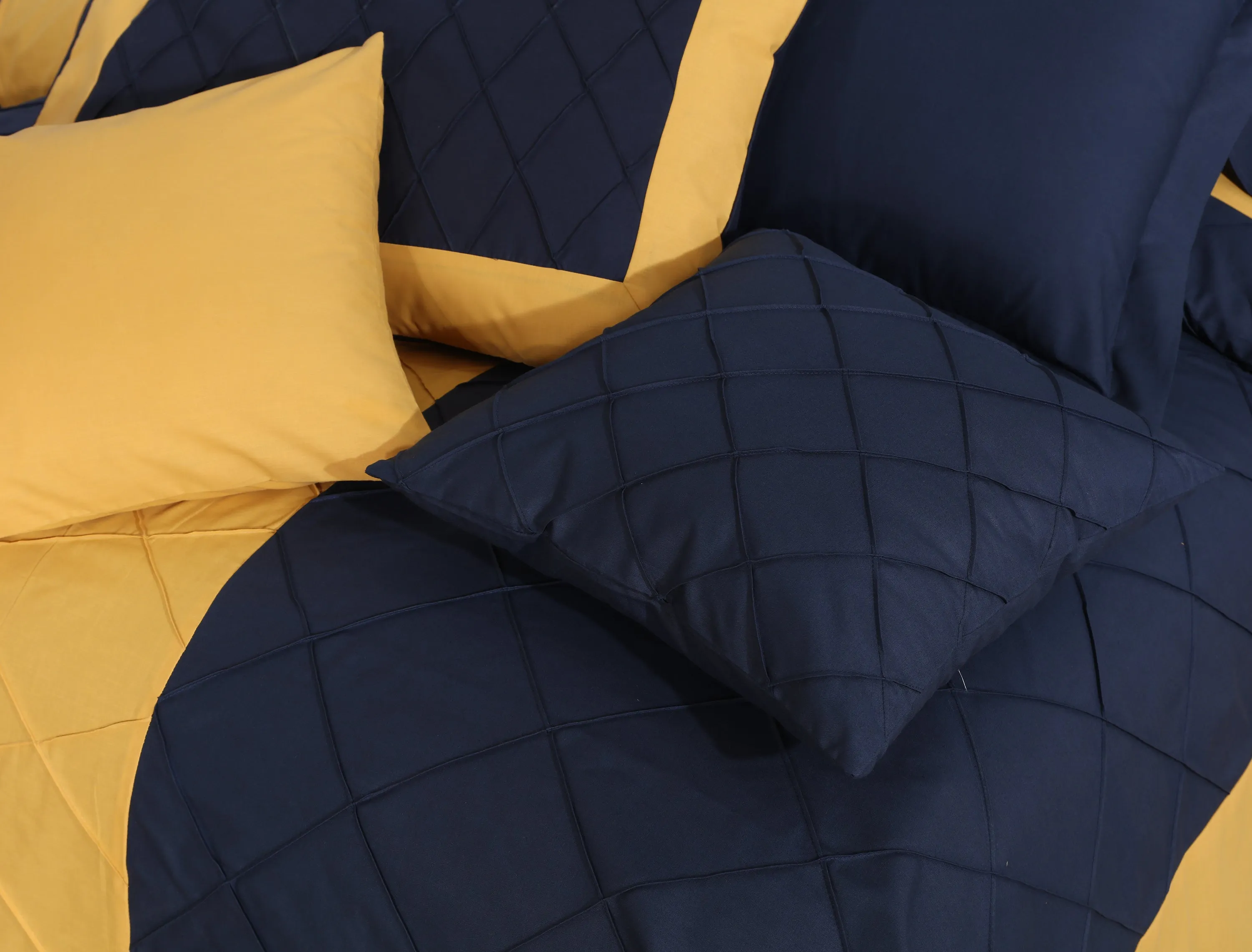 Aptos-Bed Set 8 Pcs (Luxury)