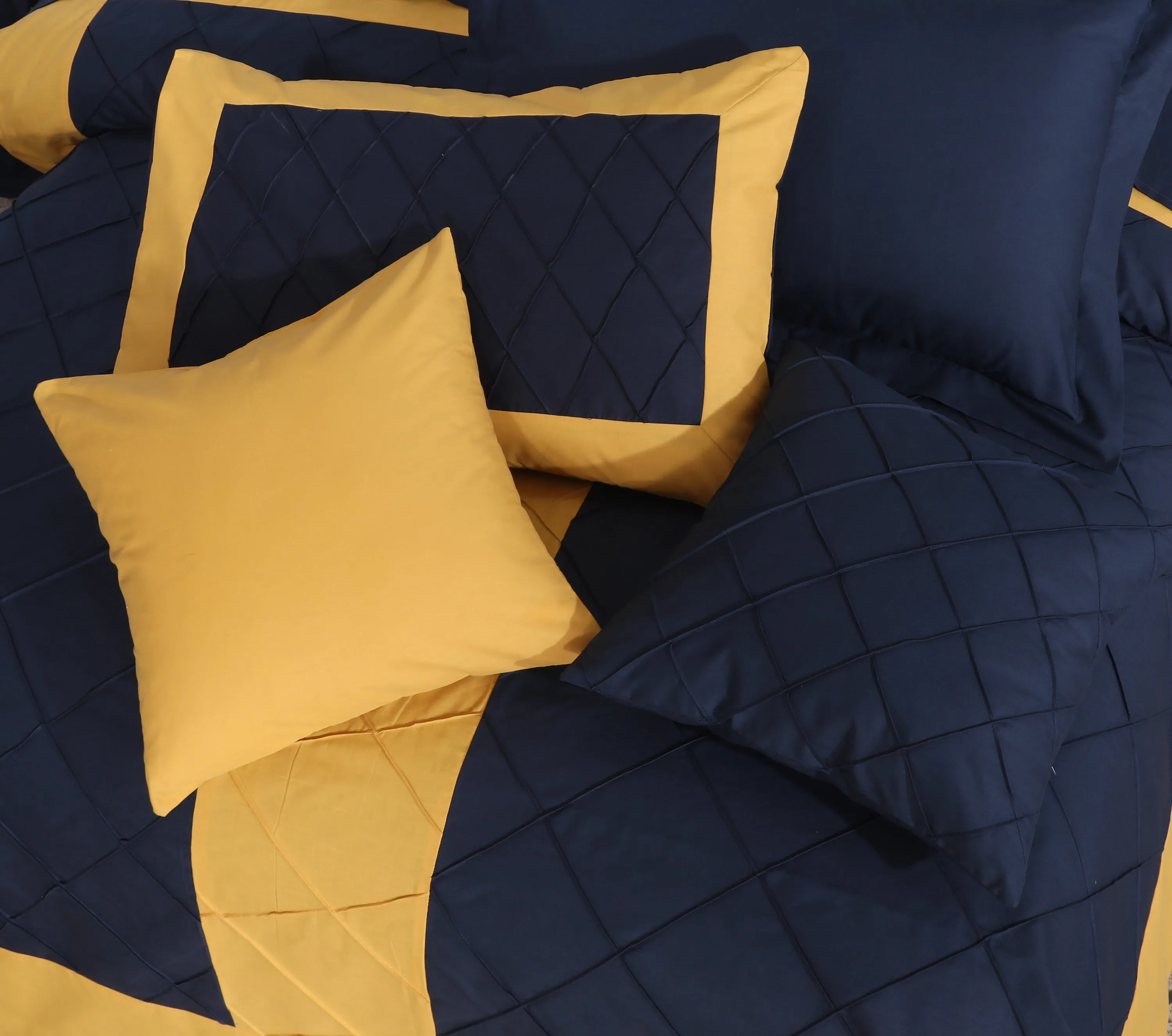 Aptos-Bed Set 8 Pcs (Luxury)