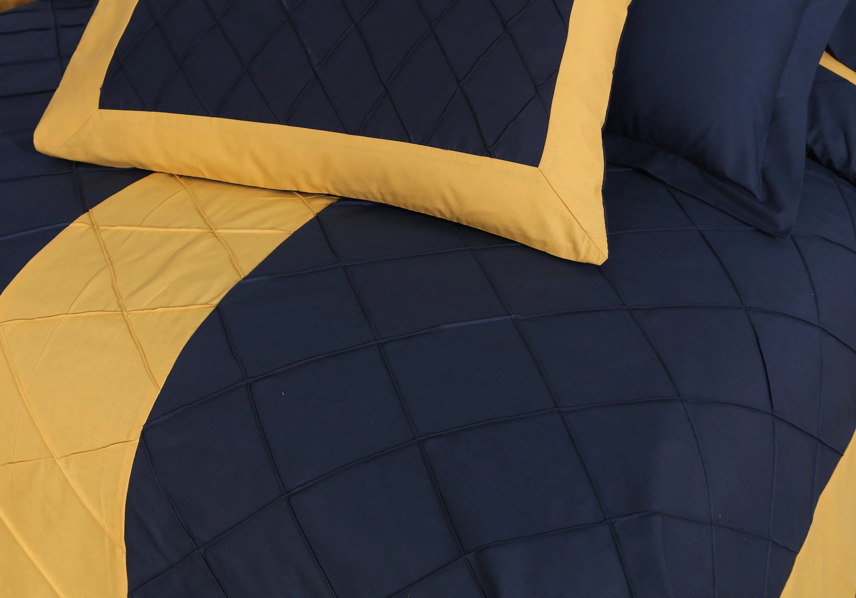 Aptos-Bed Set 8 Pcs (Luxury)