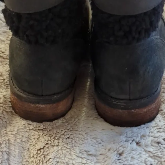 Ugg Boot Short Ankle Boot Black Leather With Sheepskin Ankle Strap Size 8